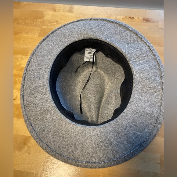 Gray Hat - Picture 5 of 5